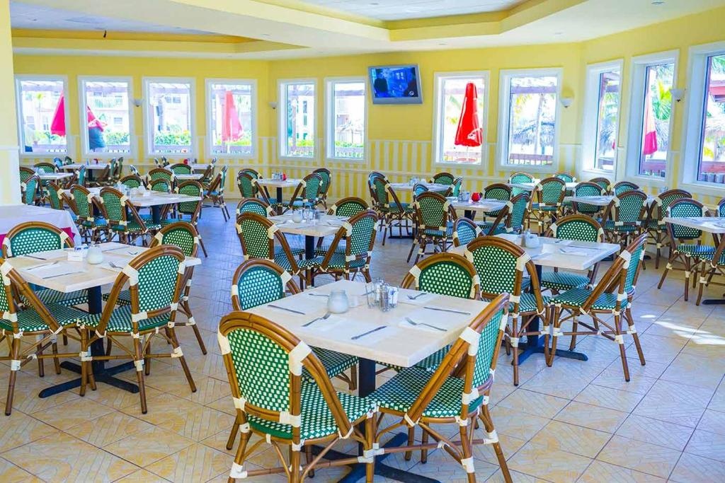 Island Seas Resort  Dining  Dining Image 5 5