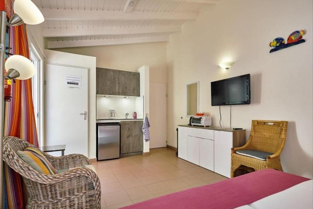 Hamlet Oasis Resort  Rooms  Rooms Image 6 6