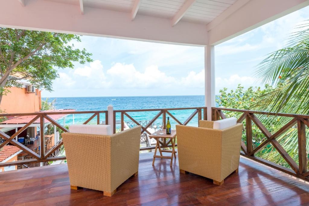 Scuba Lodge Ocean Suites  Facilities  Balconyterrace 9