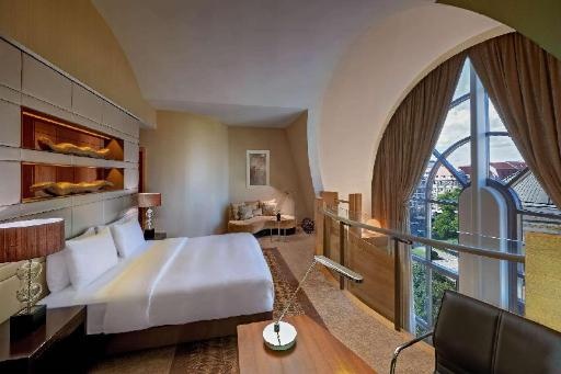 Hilton BerlinroomsDome Suite Dome View10