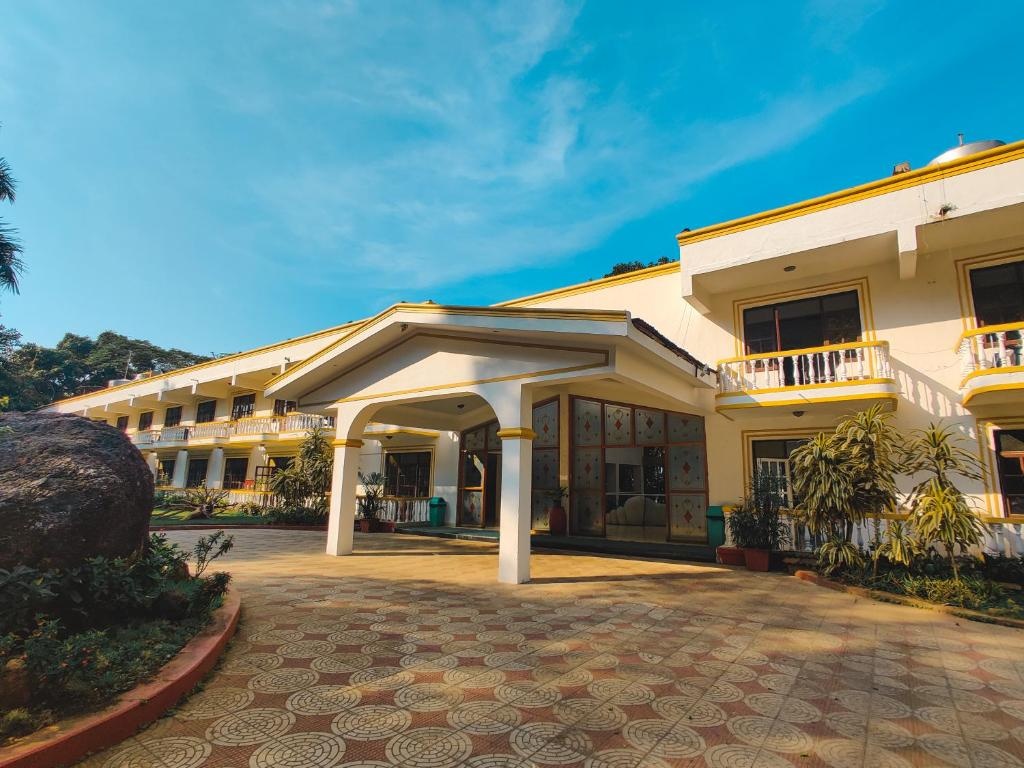 Bambolim Beach Resort  Property Views  Entrance 5