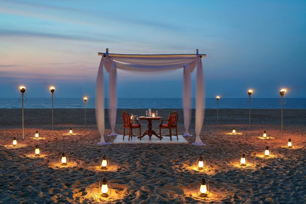 Holiday Inn Resort Goa By IHG  Dining  Restaurant 10