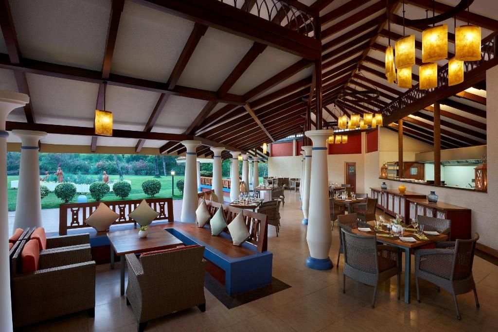 Holiday Inn Resort Goa By IHG  Dining  Restaurant 2