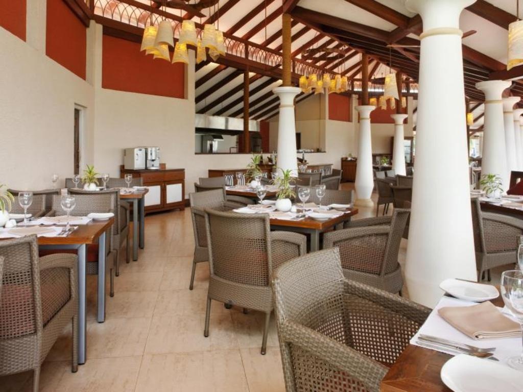 Holiday Inn Resort Goa By IHG  Dining  Restaurant 5