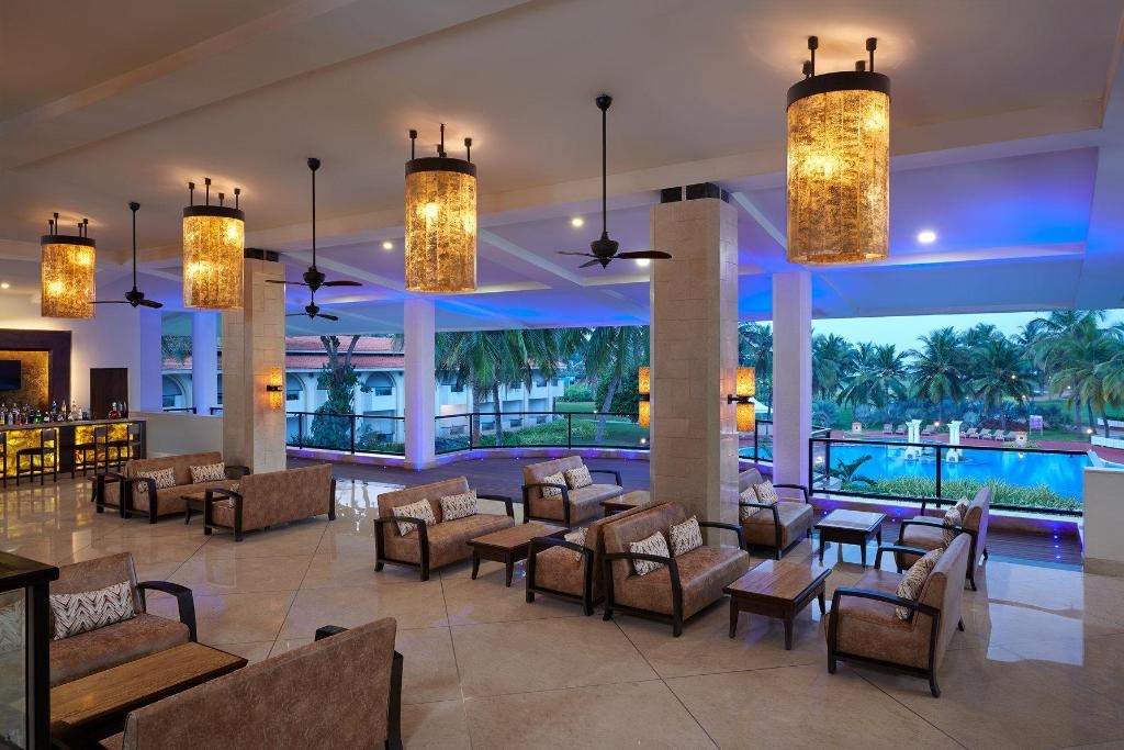 Holiday Inn Resort Goa By IHG  Facilities  Bar 29