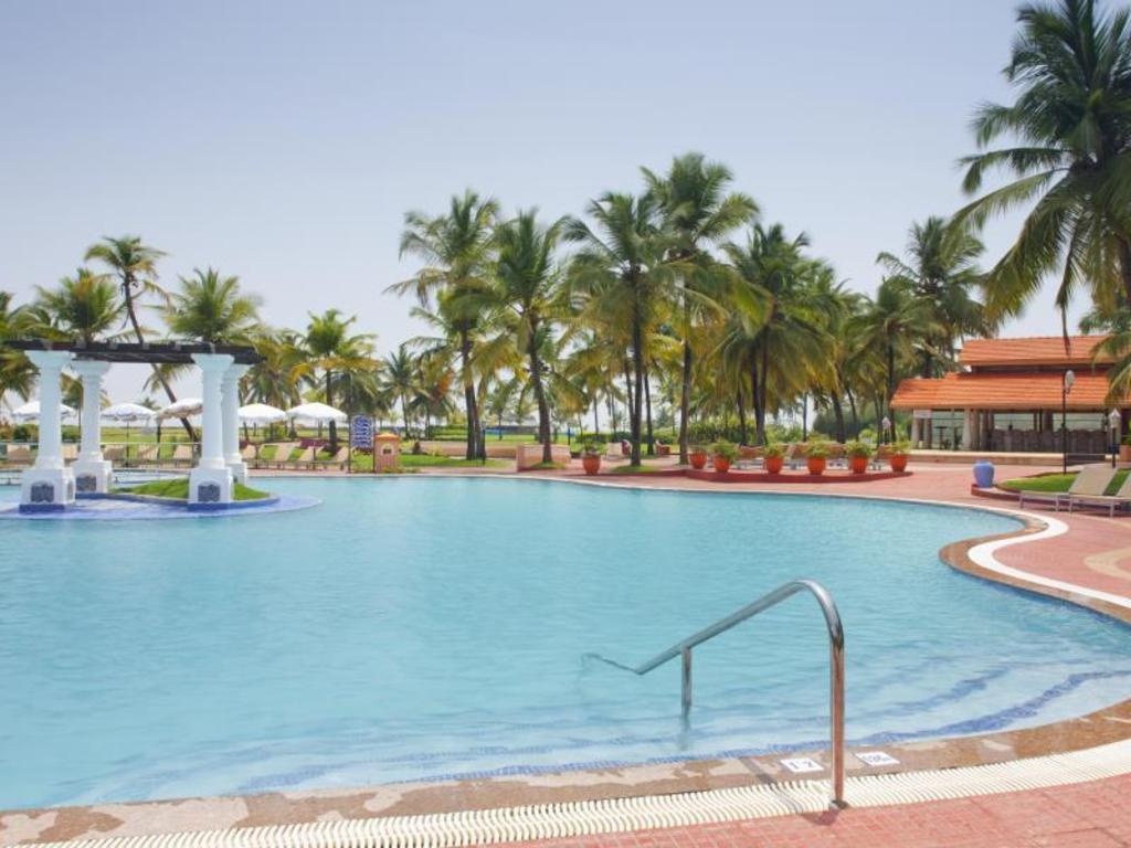 Holiday Inn Resort Goa By IHG  Facilities  Swimming Pool 9