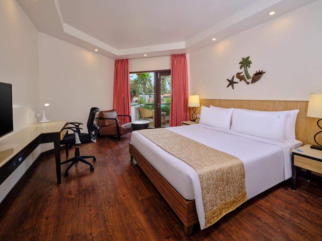 Holiday Inn Resort Goa By IHG  Rooms  1 King Standard Pool View 1