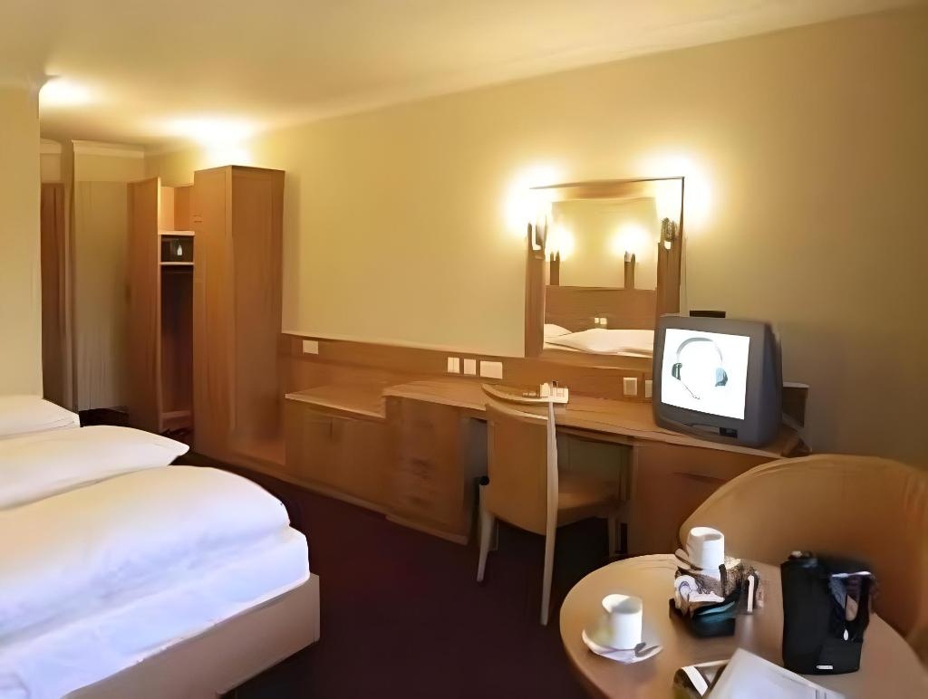 Clayton Hotel Leopardstown  Rooms  Rooms Image 10 10