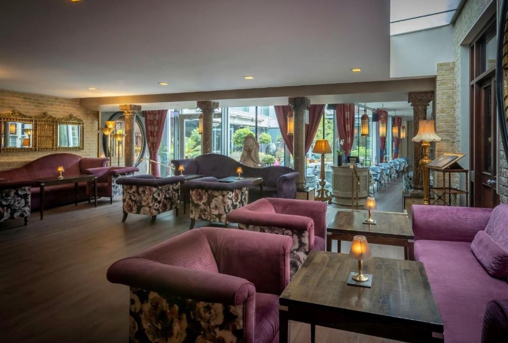 Trinity City Hotel  Facilities  Barlounge 9