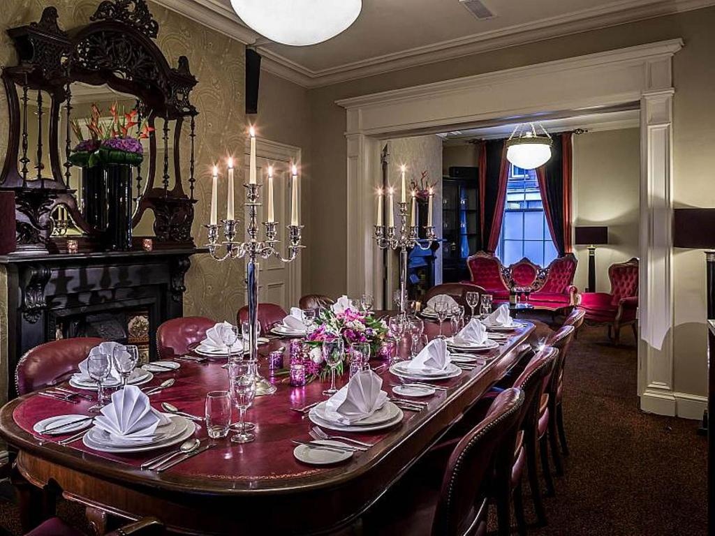 Trinity City Hotel  Facilities  Meeting Room Ballrooms 8