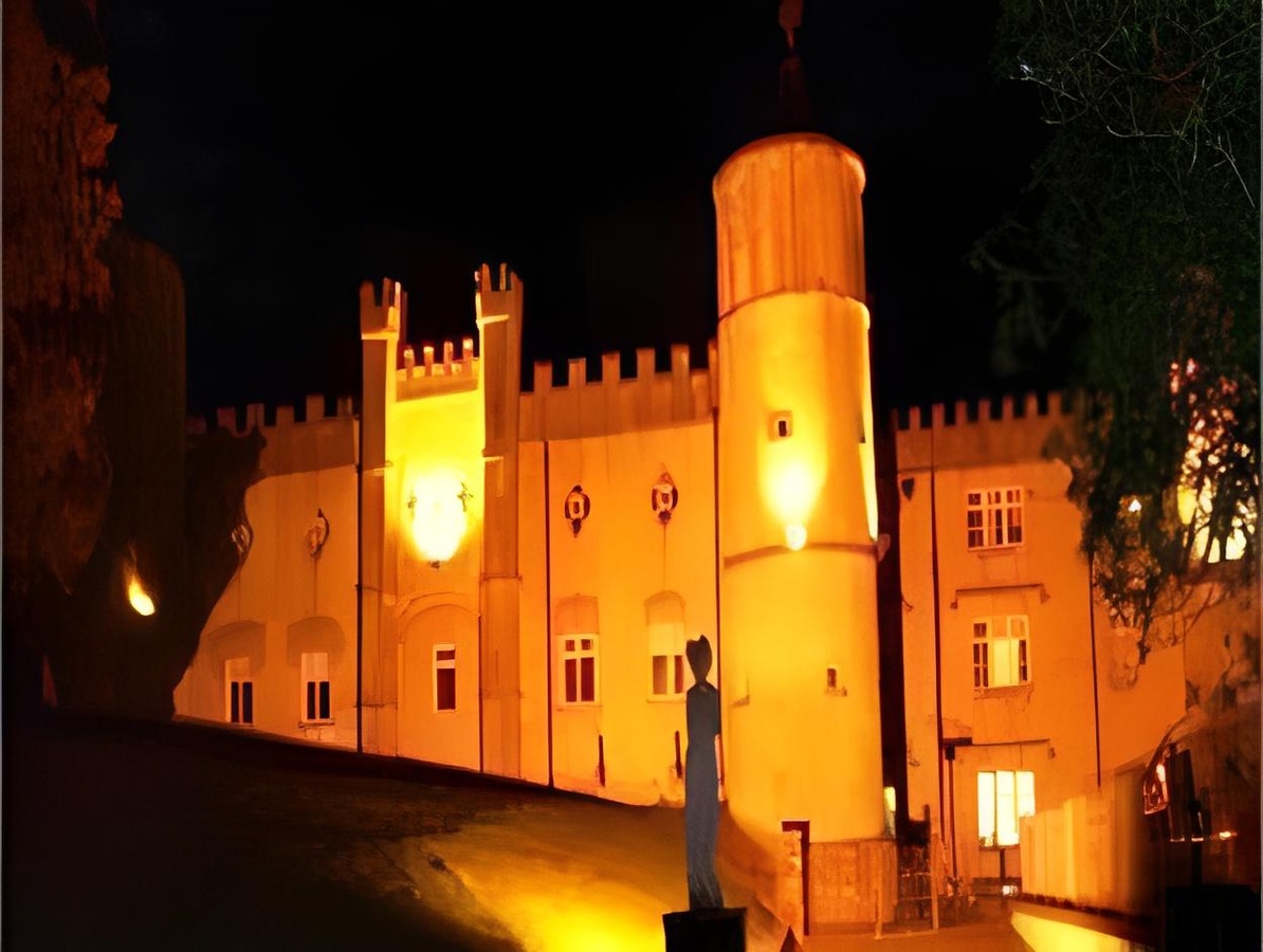 Cabra Castle Hotel PropertyviewsExterior View 17