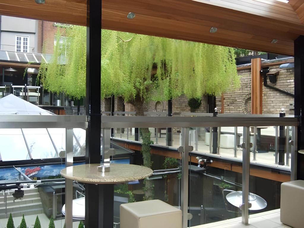 Russell Court Hotel  Dining  Coffee Shop 4