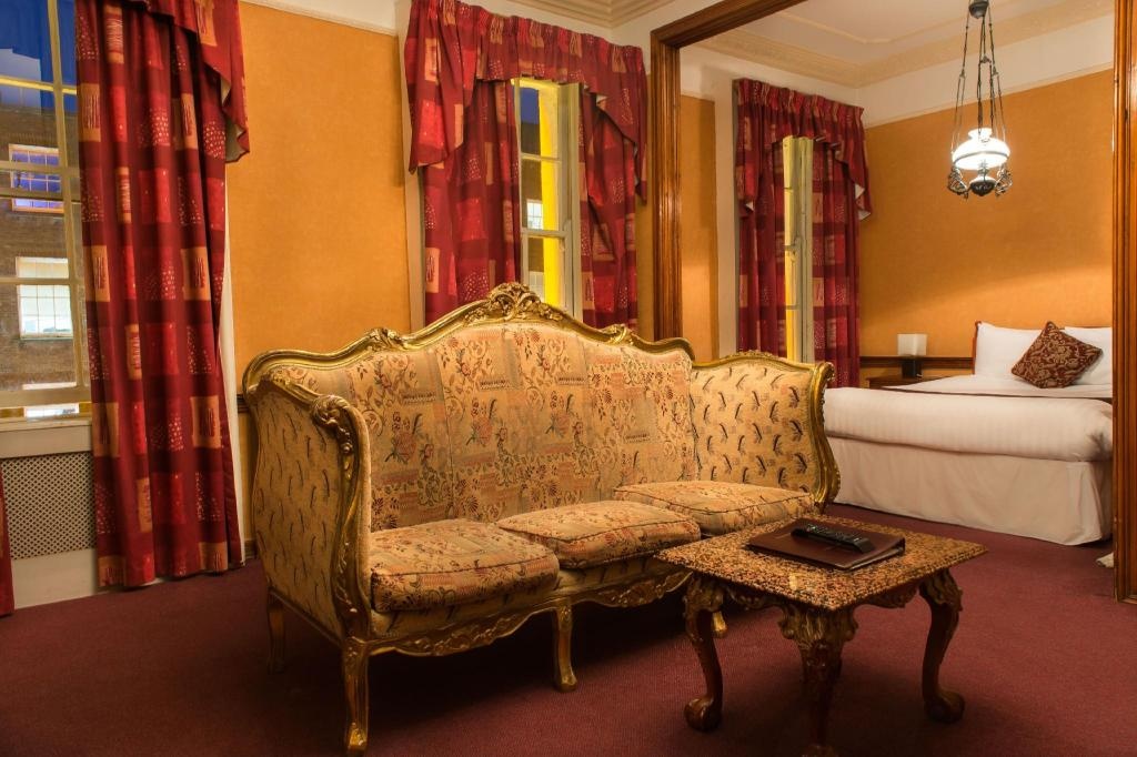 Russell Court Hotel  Rooms  Rooms Image 10 10