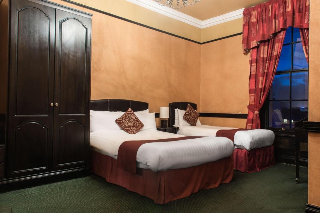 Russell Court Hotel  Rooms  Rooms Image 11 11