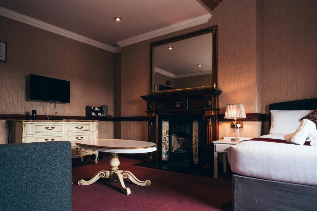Russell Court Hotel  Rooms  Rooms Image 2 2
