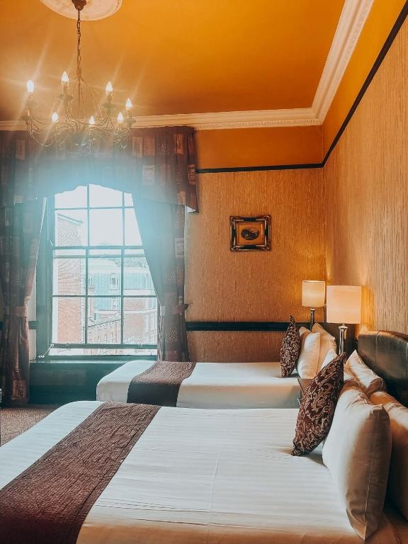 Russell Court Hotel  Rooms  Rooms Image 6 6