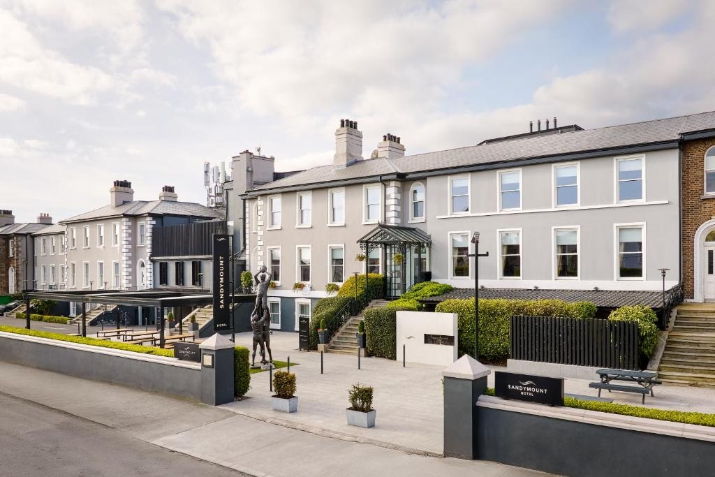 Sandymount Hotel  Property Views  Exterior View 1