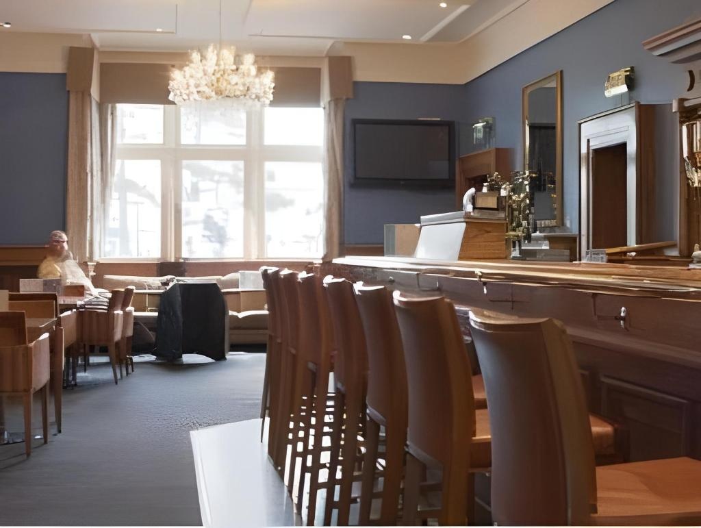 Marine Hotel  Facilities  Barlounge 13