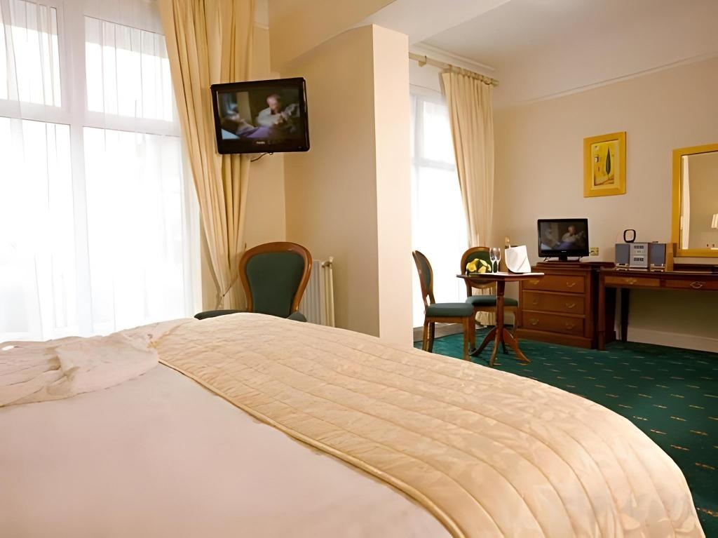 Marine Hotel  Rooms  Rooms Image 8 8