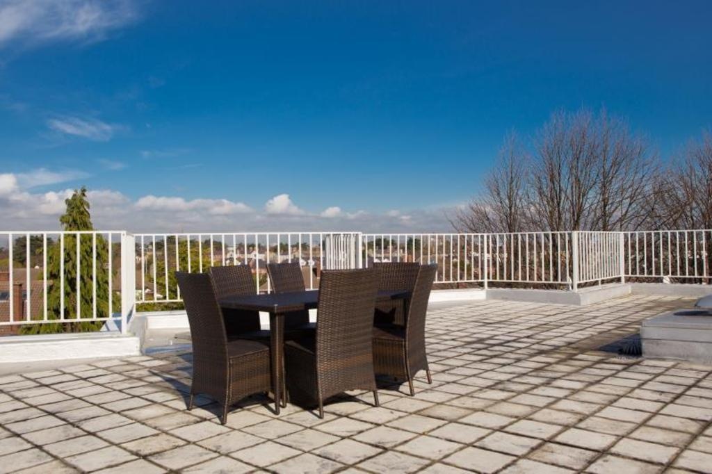 Broc House Suites  Facilities  Balconyterrace 2