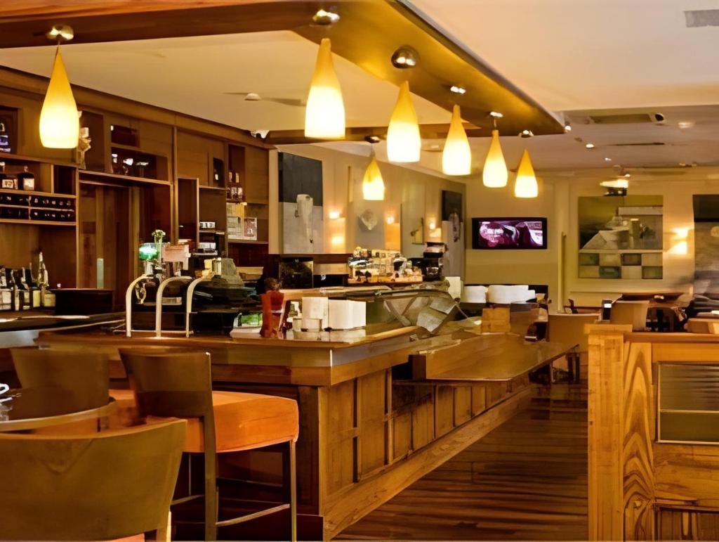 Travelodge Stephens Green  Facilities  Barlounge 1