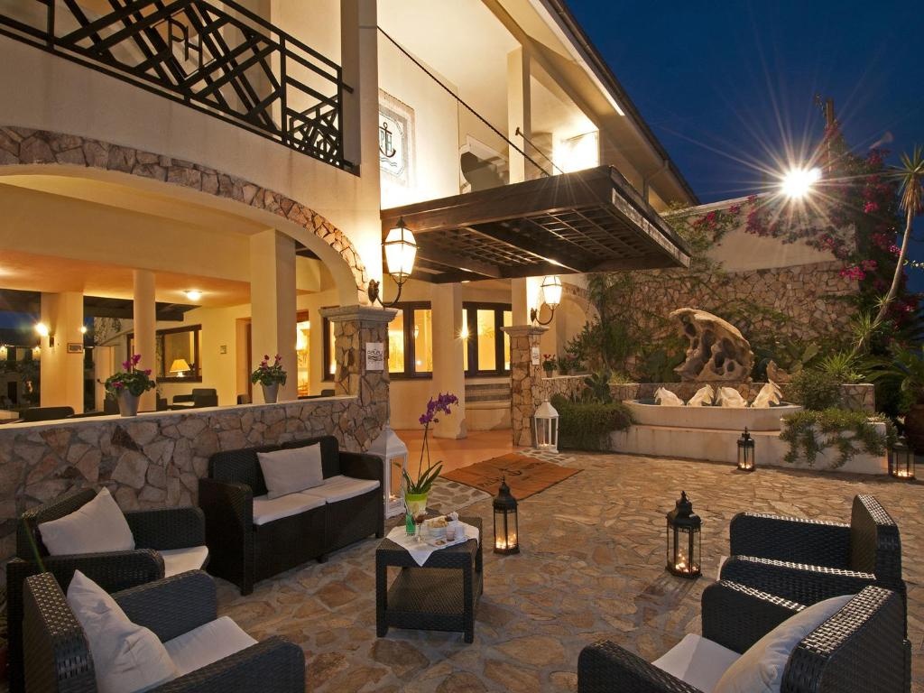 Hotel Palau  Facilities  Balconyterrace 3