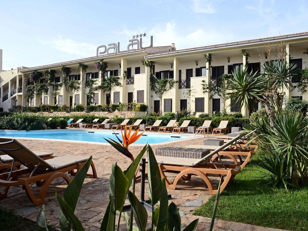 Hotel Palau  Facilities  Swimming Pool 11