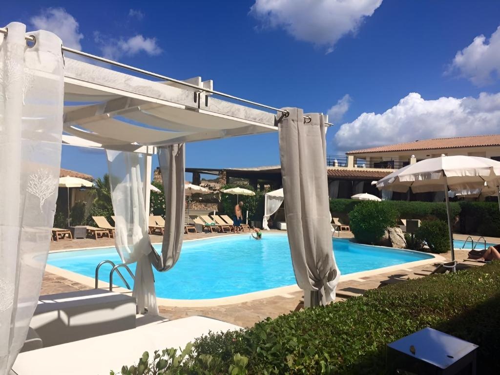 Hotel Palau  Facilities  Swimming Pool 17