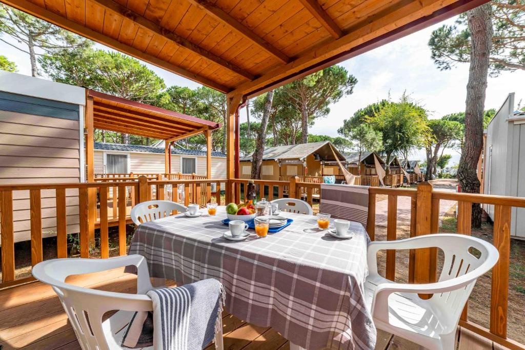 Camping Village Capo DOrso  Facilities  Balconyterrace 4