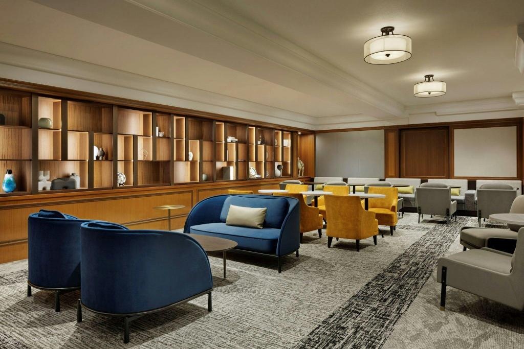Courtyard By Marriott Tokyo Ginza Hotel  Dining  Bar 32