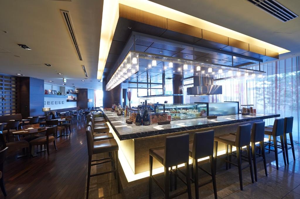 Hotel Sunroute Plaza Shinjuku  Facilities  Barlounge 2