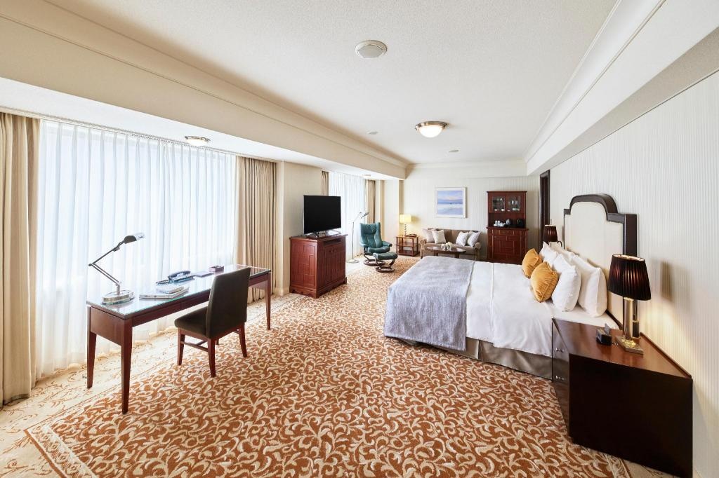 Imperial Hotel Tokyo  Dining  Imperial Floor Junior Suite Double Main Building Guestroom 25