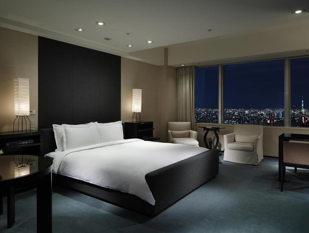 Park Hyatt Tokyo  Dining  Park Deluxe King 20