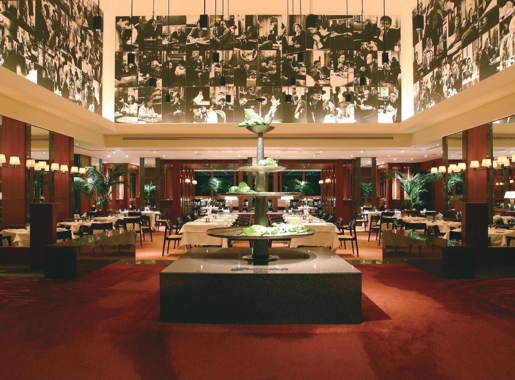 Park Hyatt Tokyo  Dining  Restaurant 70