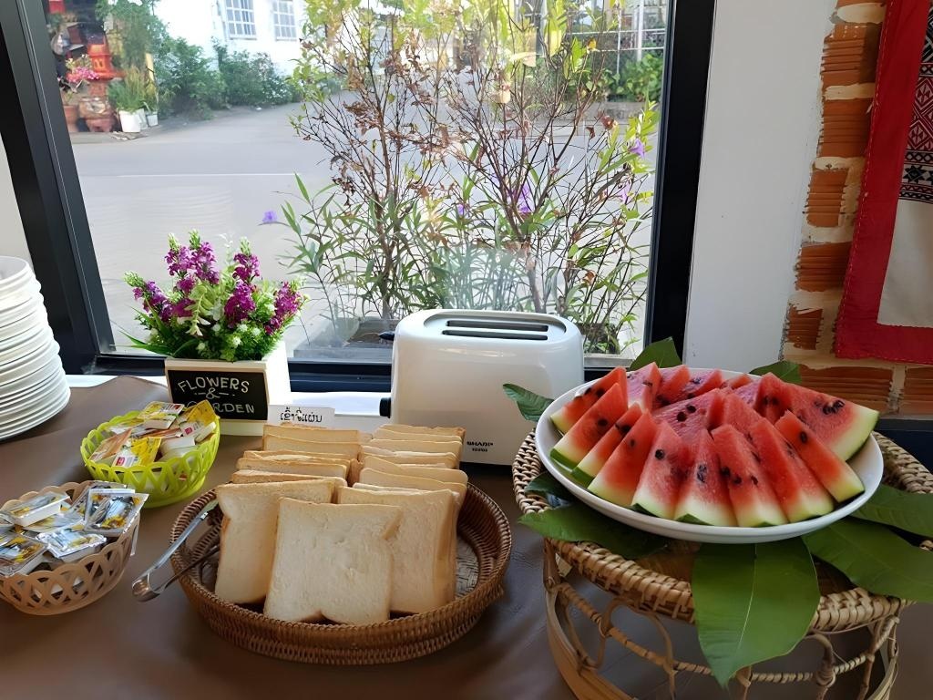 Dongsay Hotel Thakhek  Dining  Buffet 2