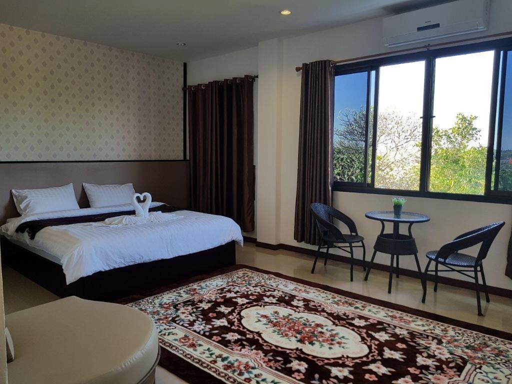 Dongsay Hotel Thakhek  Rooms  VIP Suite King Guestroom 2