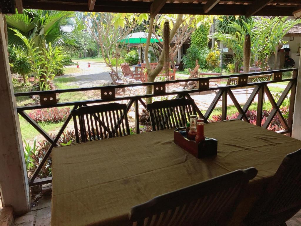 Thakhek Travel Lodge  Dining  Restaurant 11