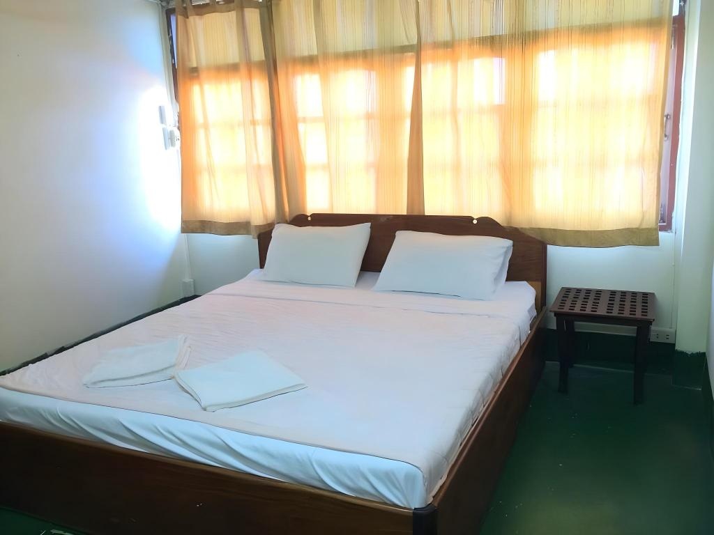 Thakhek Travel Lodge  Rooms  Rooms Image 23 23