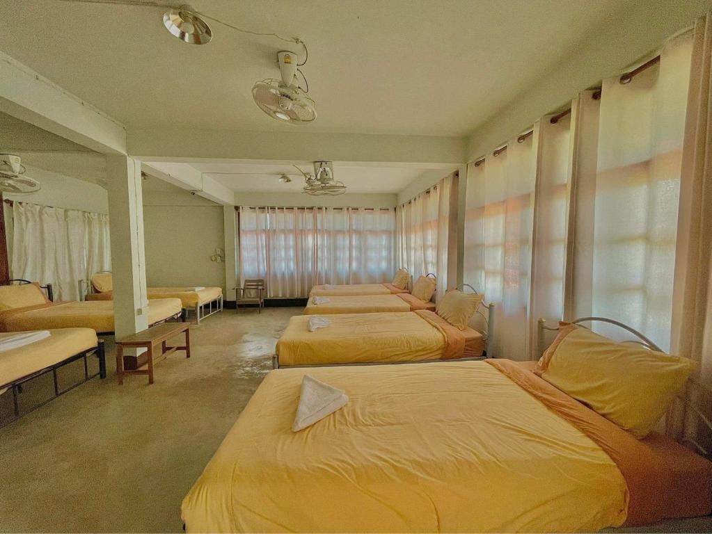 Thakhek Travel Lodge  Rooms  Rooms Image 2 2