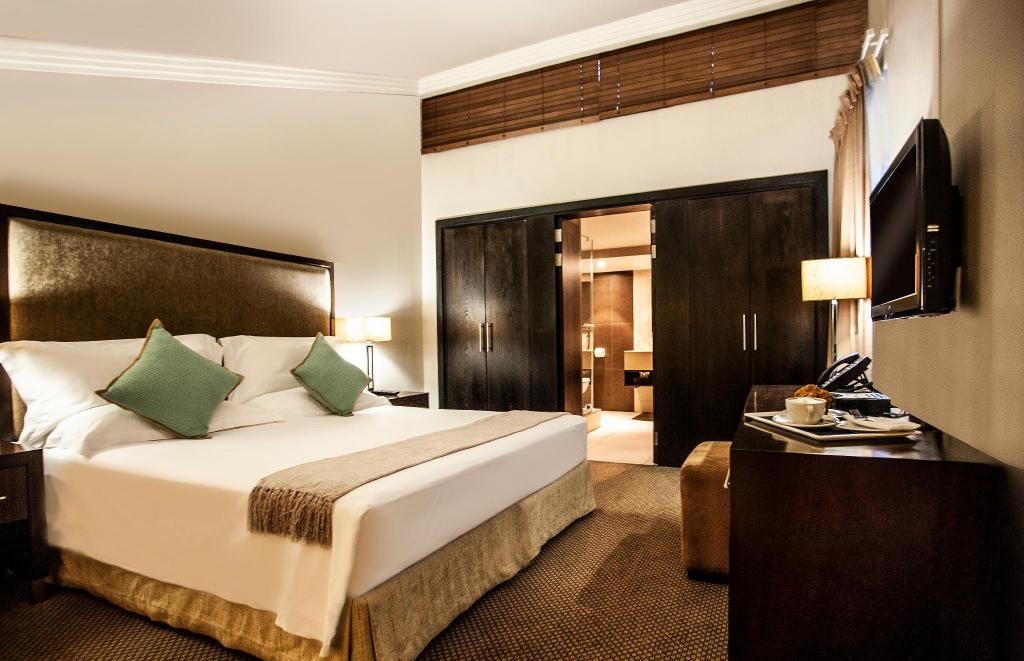 Avani Lesotho Hotel Casino  Rooms  Avani Suite Bed 7