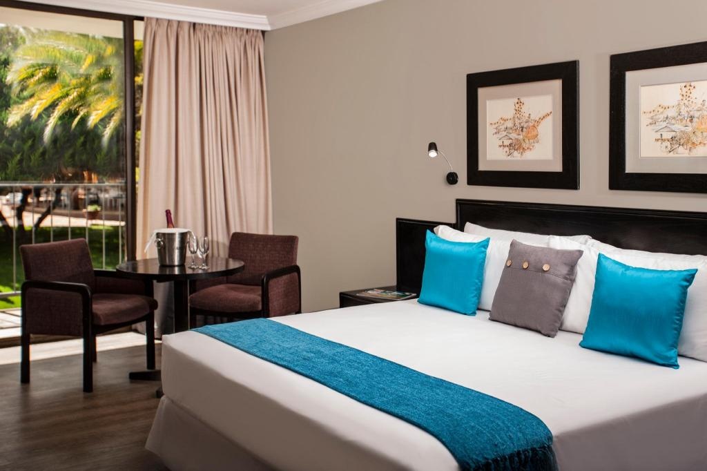 Avani Maseru Hotel  Rooms  Avani Suite Bedroom 4
