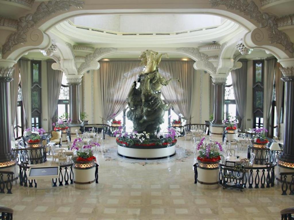 Palace Of The Golden Horses Hotel  Dining  Dining Image 1 1