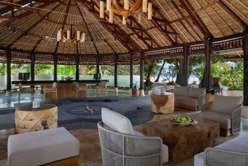 Banyan Tree Vabbinfaru  Property Views  Lobby 2