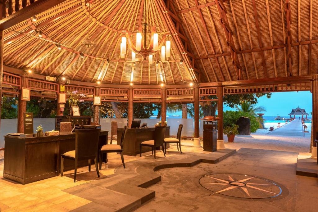 Banyan Tree Vabbinfaru  Property Views  Lobby 3