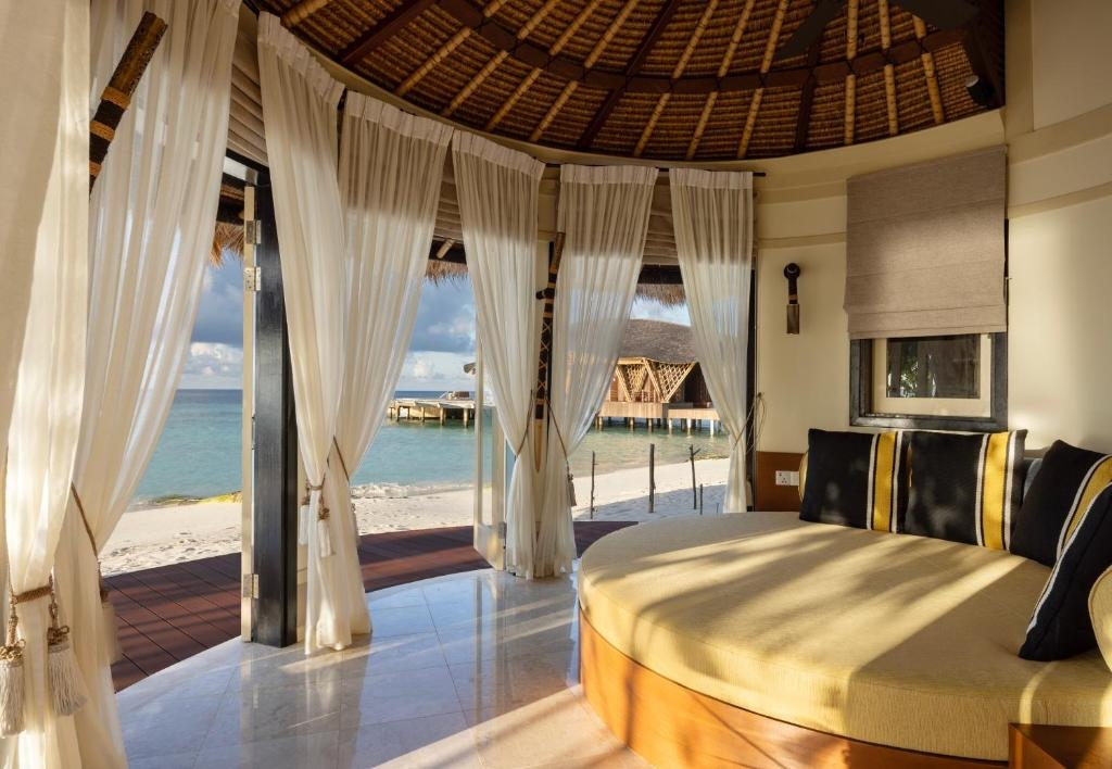 Banyan Tree Vabbinfaru  Rooms  Rooms Image 3 3
