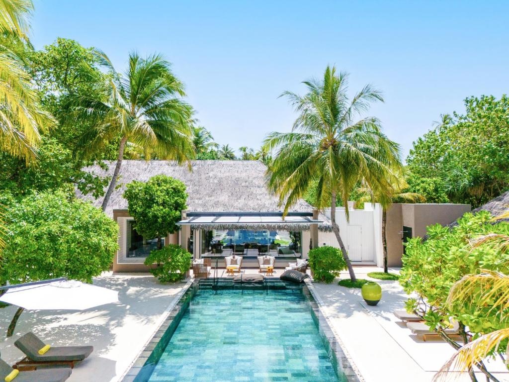 Cheval Blanc Randheli Maldives  Facilities  Swimming Pool 17