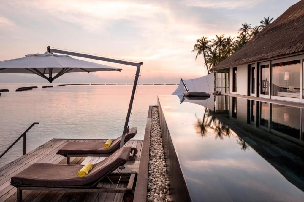 Cheval Blanc Randheli Maldives  Facilities  Swimming Pool 5