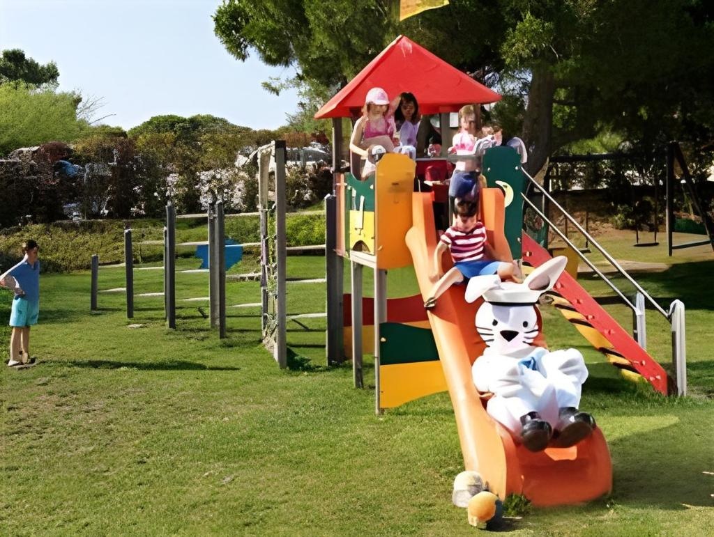 Suites Alba Resort Spa  Facilities  Kids Club 27
