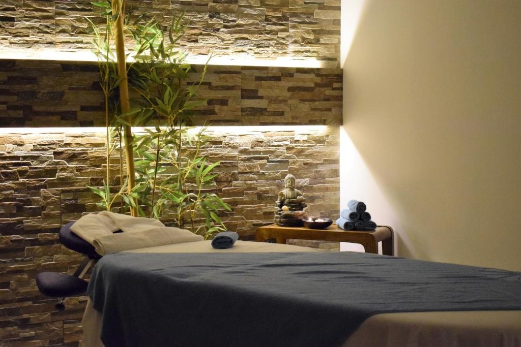 Suites Alba Resort Spa  Facilities  Massage 45