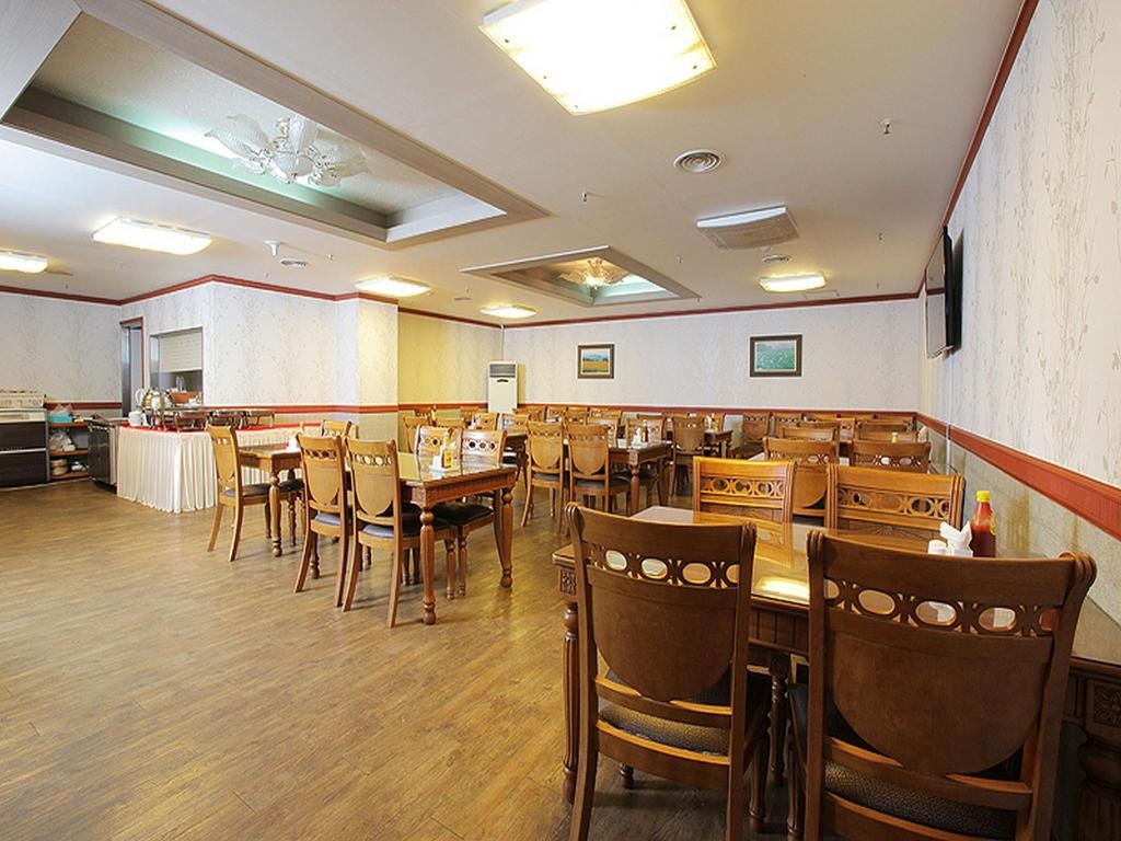 Hotel Incheon Airport  Dining  Restaurant 4
